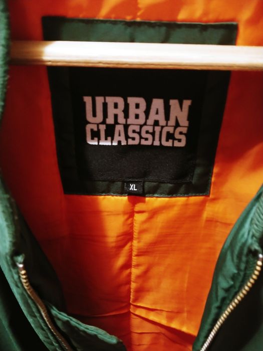 Продам бомбер классический  Urban classics