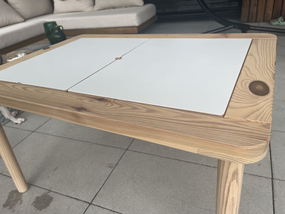 Stolik FLISAT IKEA dla dzieci