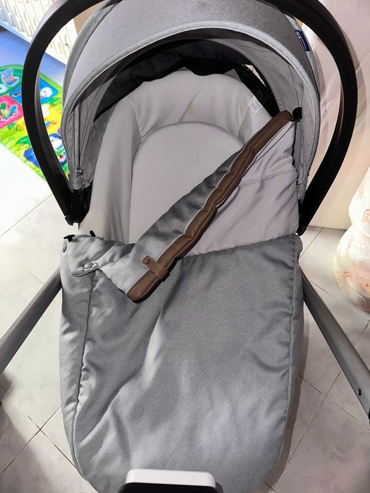 Carrinho Chicco best friend trio com alcofa e ovo