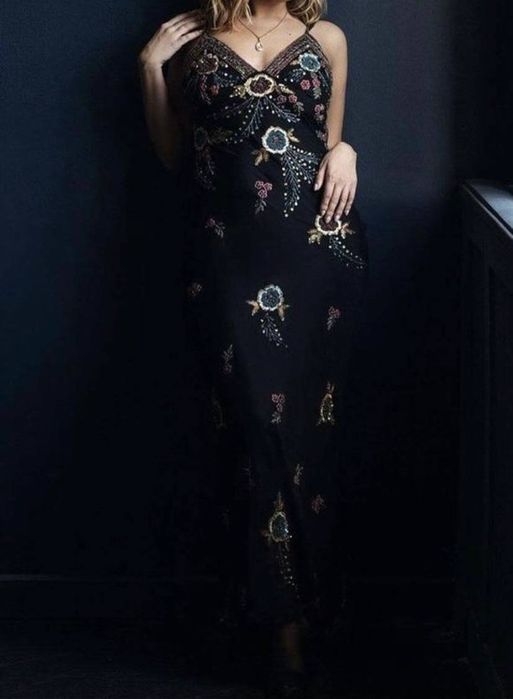 Чорна вечірня сукня вишита бісером
