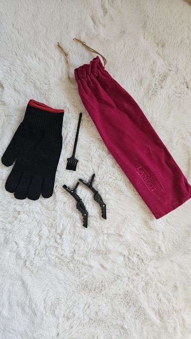 Nowa szczotka prostująca do włosów marki Landot.