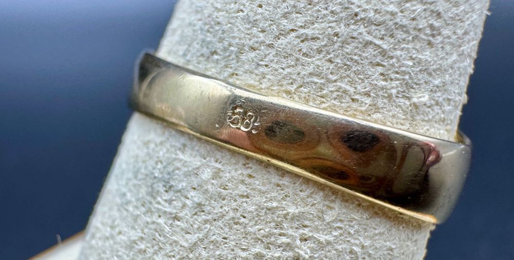 Męski złoty sygnet z herbem w krwawniku; próba: 14ct 585, waga: 6,93g, rozmiar: 21