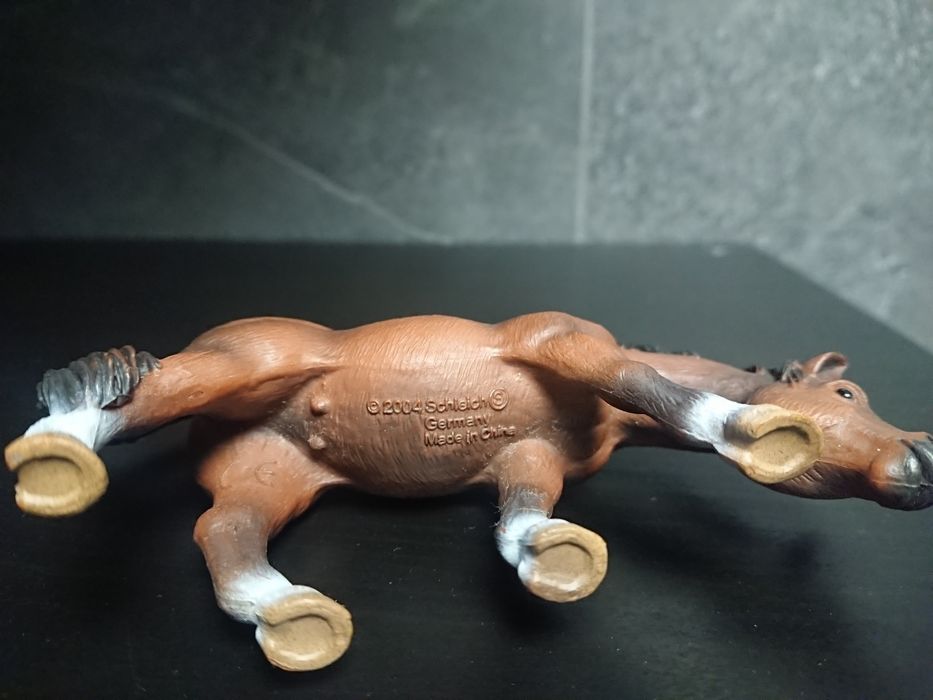 Лошадь Schleich Пасущийся пони, раритет, коллекционная фигурка