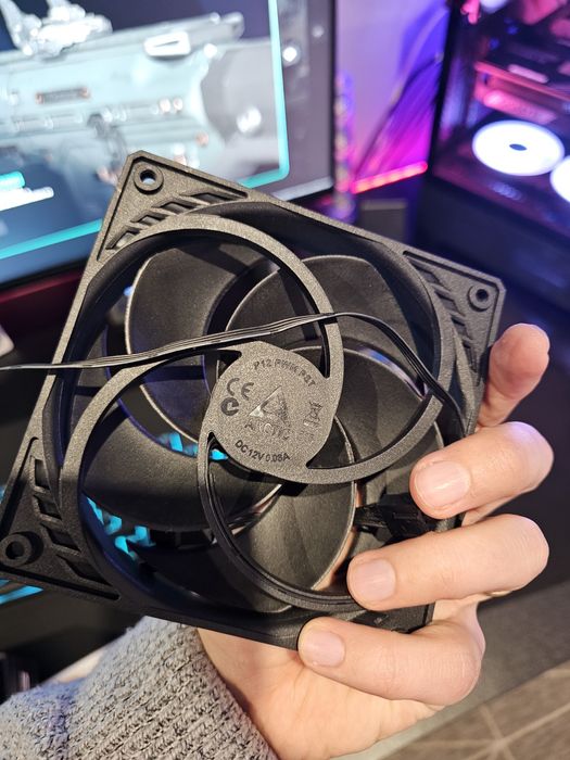 Arctic Ventoinha P12 PWM PST 120mm – Excelente Estado