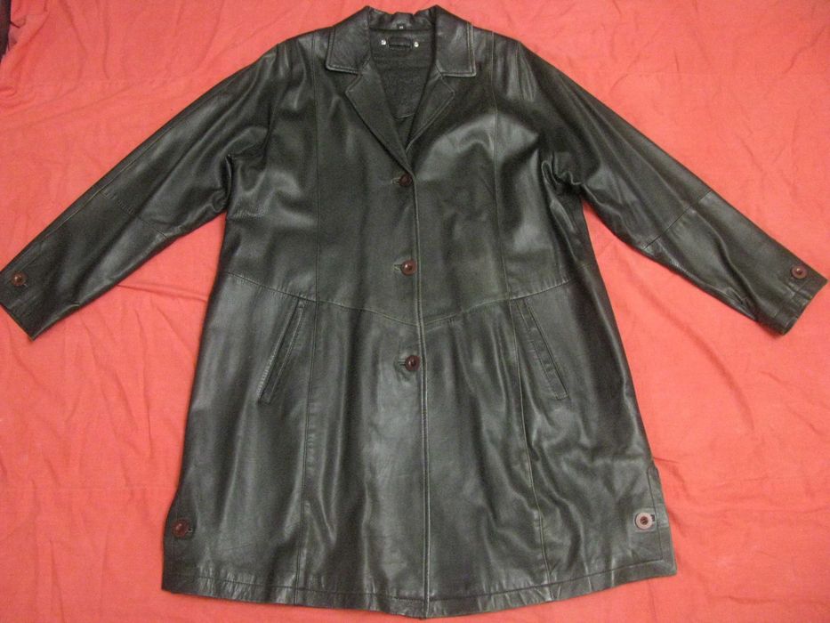 Дамское дизайнерское пальто - размер 54.