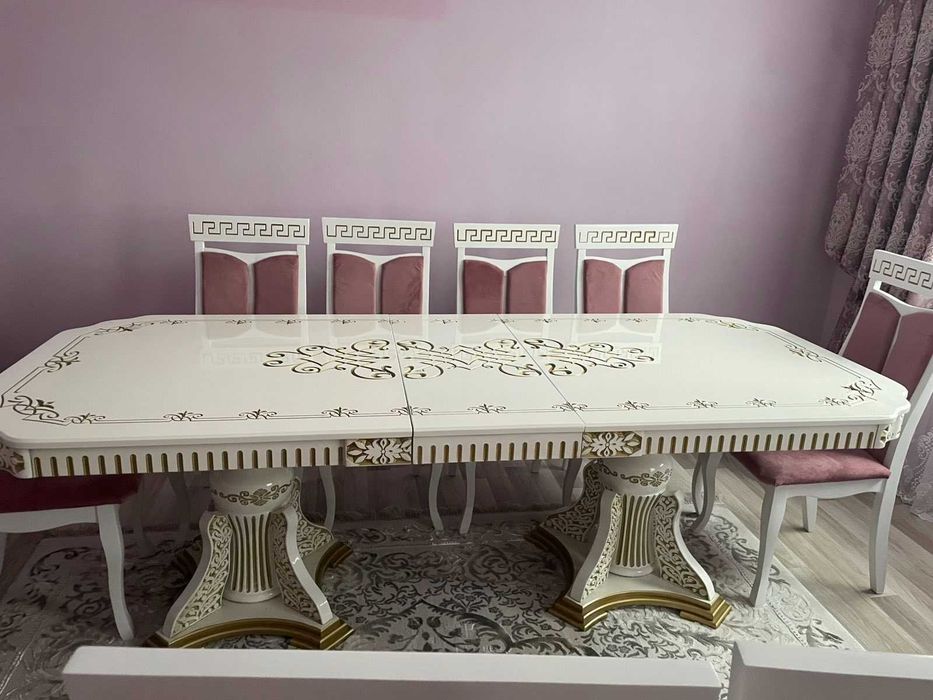 Продам стіл в гарному стані