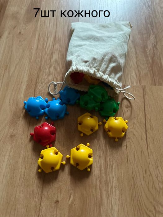 Різноманітні дитячі іграшки