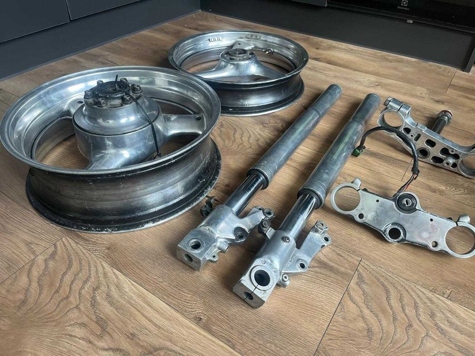 Suzuki gsx-r 1100 W 1993 zawieszenie + koła