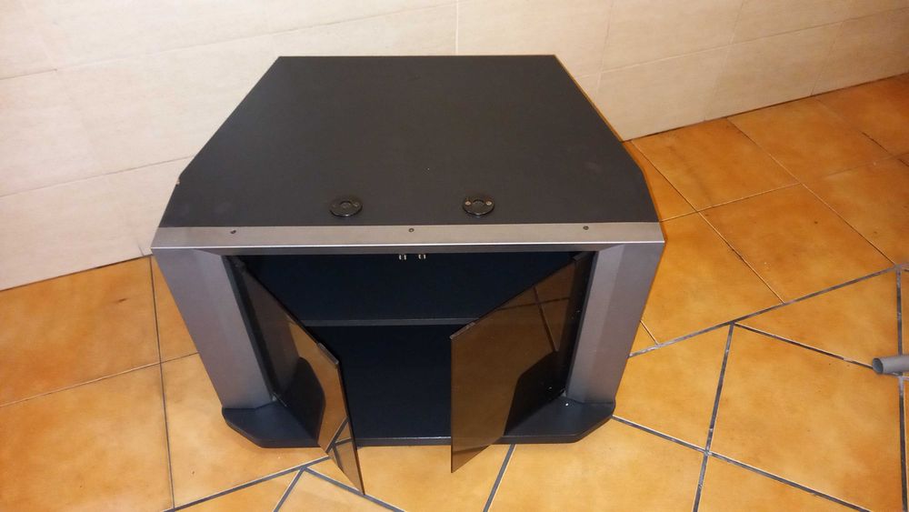 Movel para suporte de televisão antiga
