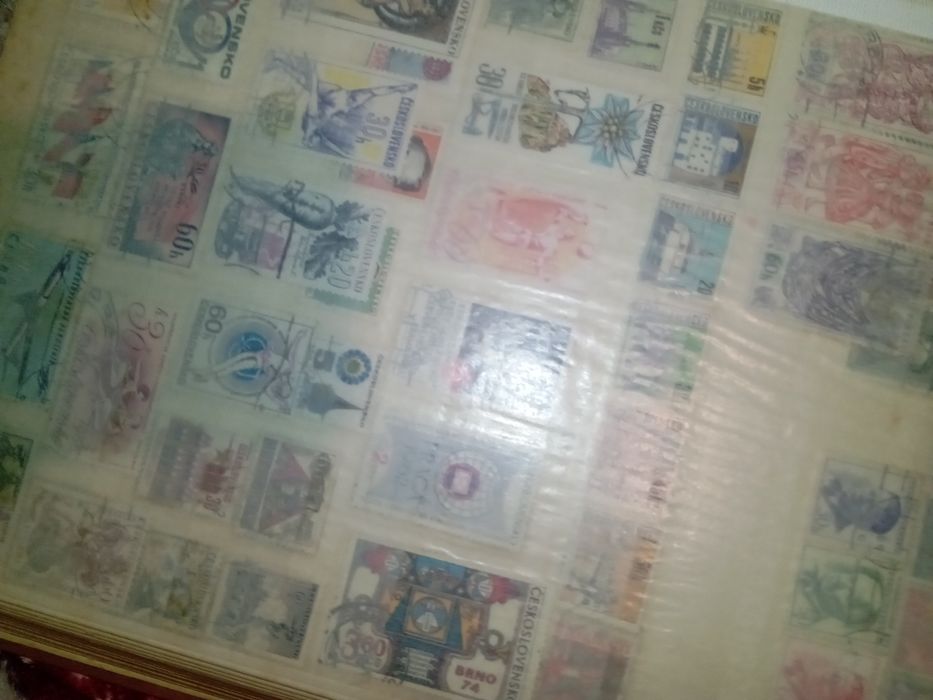 Álbum com selos antigos