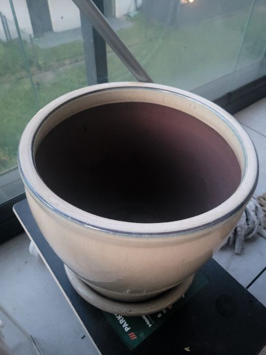 donica ceramiczna z podstawa