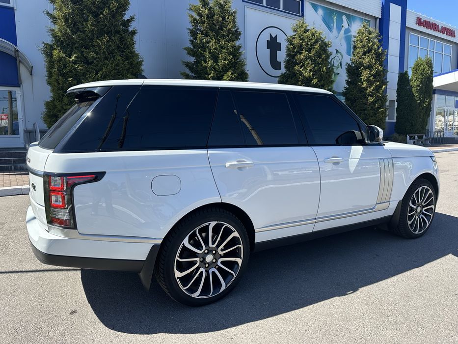 Продам ИДЕАЛЬНЫЙ RANGE ROVER 4.4 TDi официал