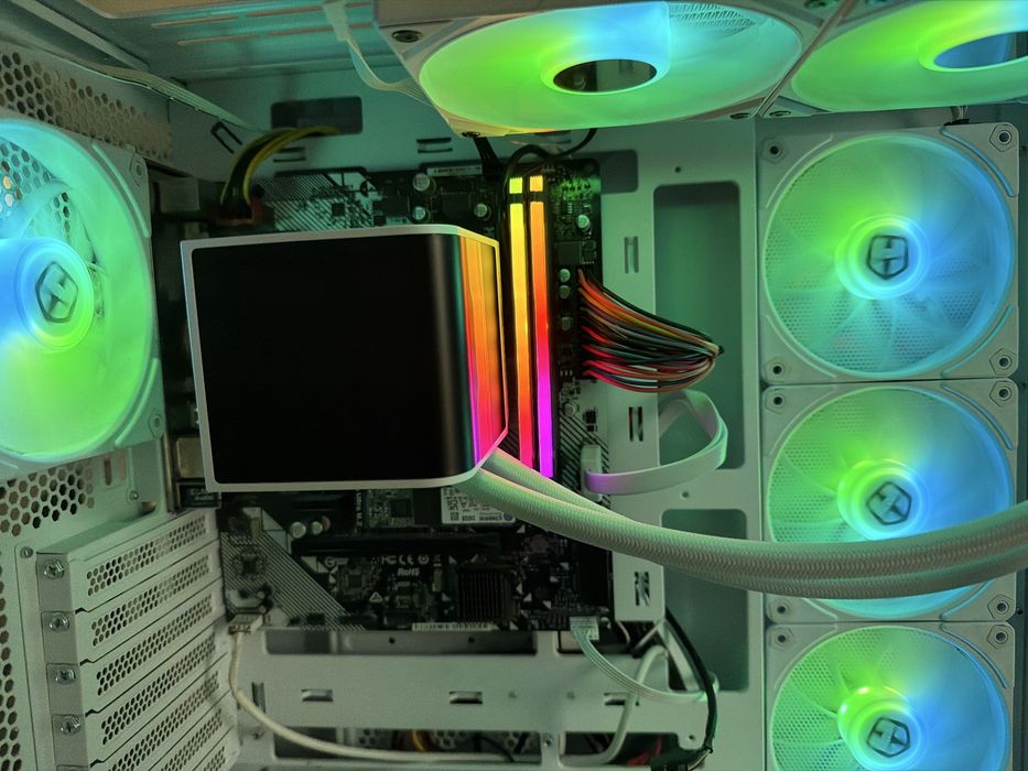 PC GAMING BRANCO RGB – Ryzen 5 5600G | 16GB RAM | SSD + NVMe