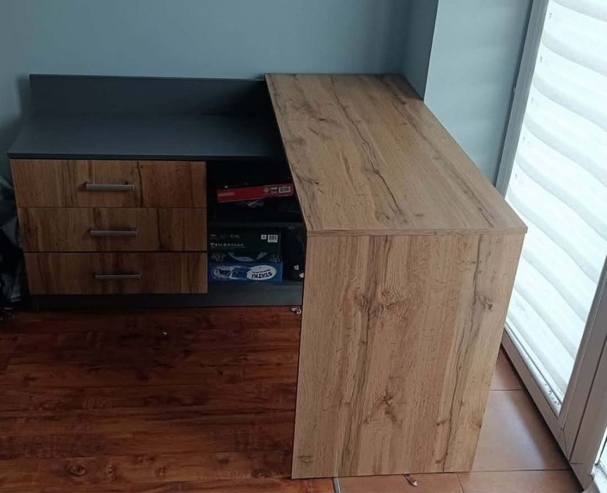 Biurko młodzieżowe