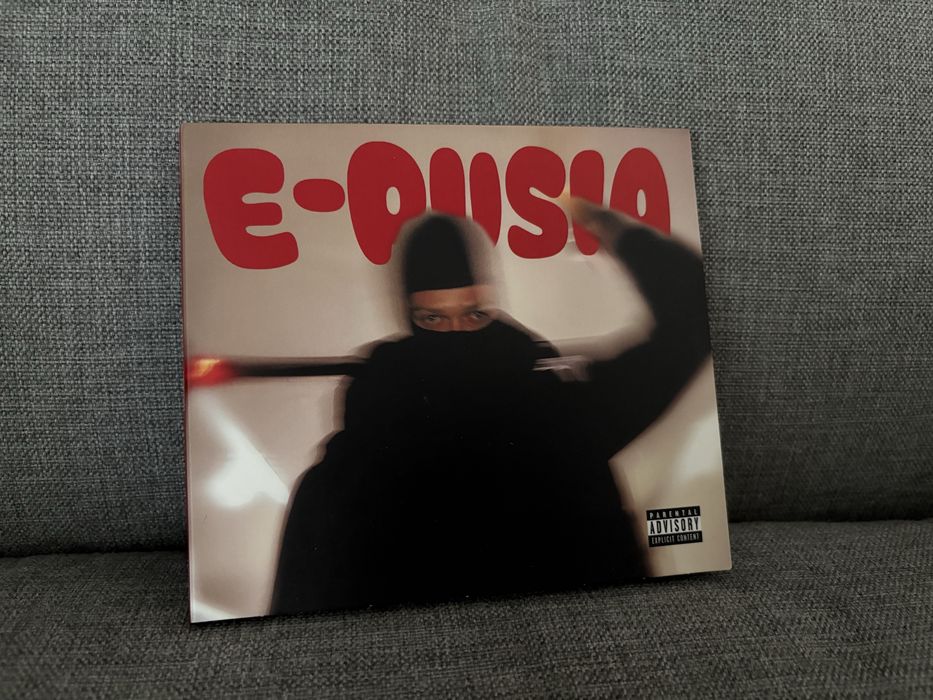 Bardal - E-PUSIA z wlepami