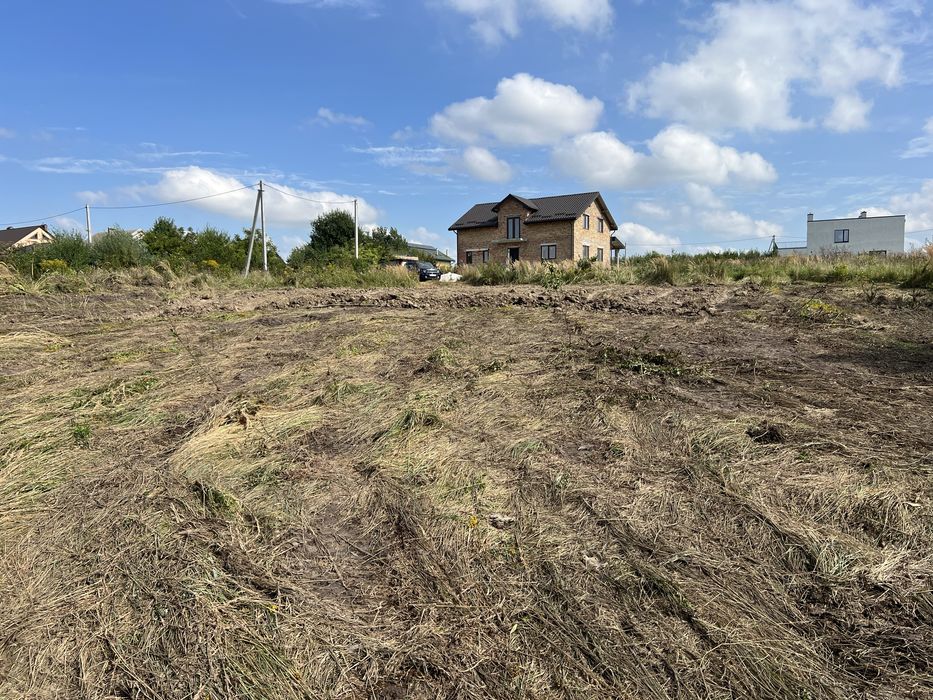 Земельна ділянка під житлову забудову 10 сотих в передмісті Львова