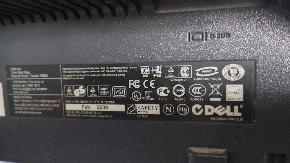 Монитор DELL 17дюймов