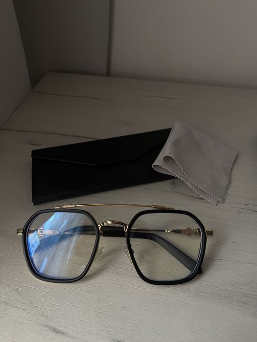 Окуляри з ультрафіолетовими лінзами