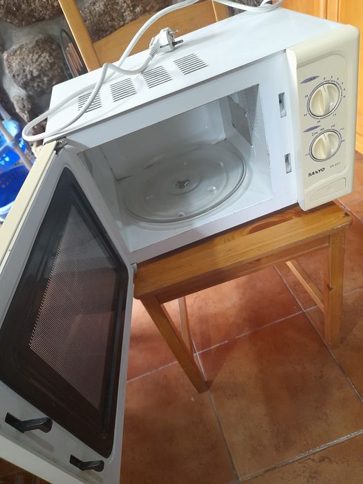 Vendo microondas usado a funcionar muito bem. Microondas