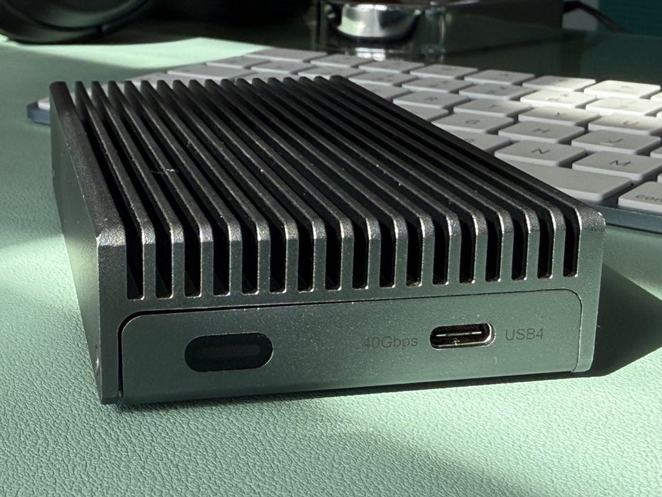 Caixa Externa USB4 para SSD M.2 NVMe – 40Gbps – Fanless – Compatível Thunderbolt 3/4