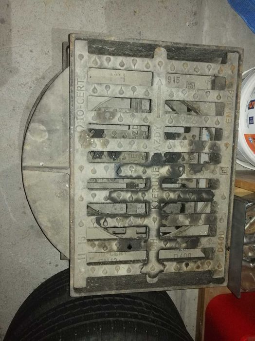 Wpust żeliwny kratka D400