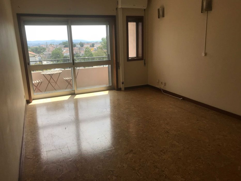 T3 junto ao Metro D. João II | Garagem | Av. República
