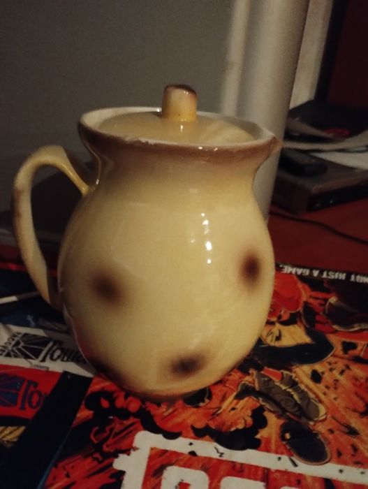 Продам кувшин глины