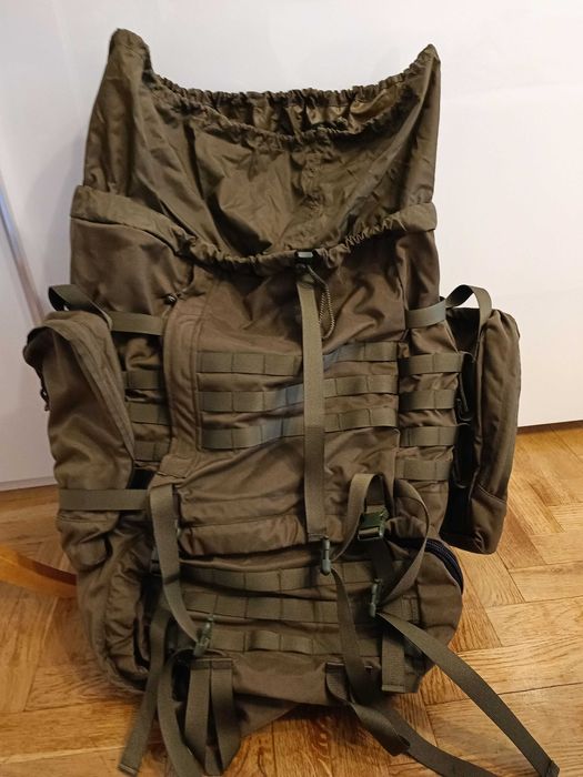 Plecak khaki górski z dwoma sakwami i pokrowcem