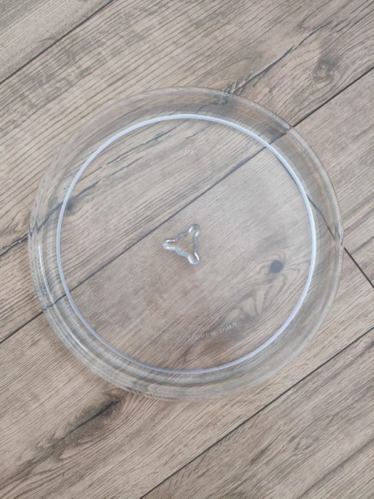 Talerz szklany do kuchenki mikrofalowej.