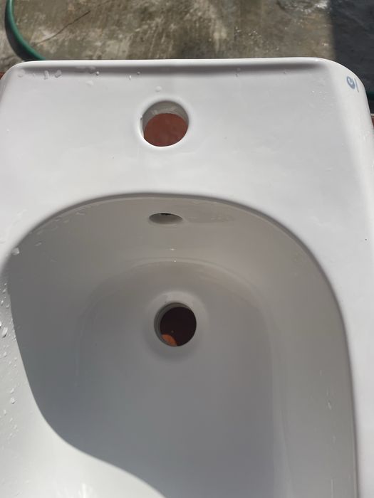 Bidé praticamente novo