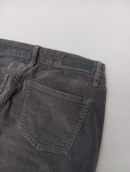Damskie spodnie sztruksowe Calvin Klein W30 S ultimate skinny