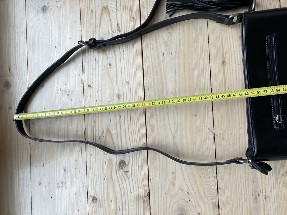 Czarna torebka listonoszka z eco skóry