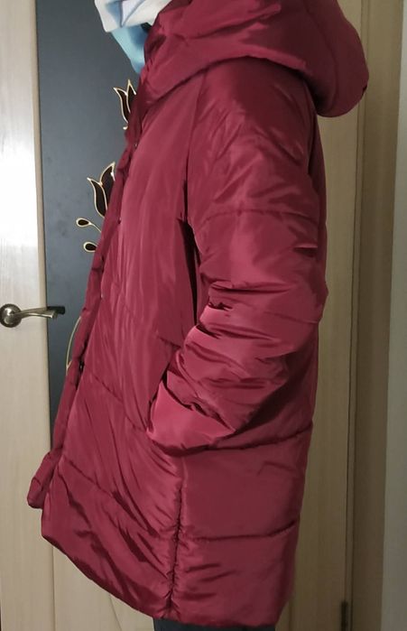 Продам куртку жіночу зимову . Розмір 54-56 . Ціна 550гр.