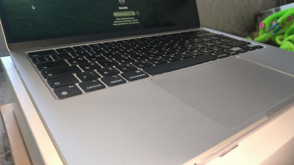 MacBook air m2 8/256
