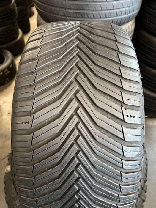 Шини Всесезонні 225х40хR19 - 255х35хR19 Michelin Cross Climate 2 / 4 Шт 95% Протектор