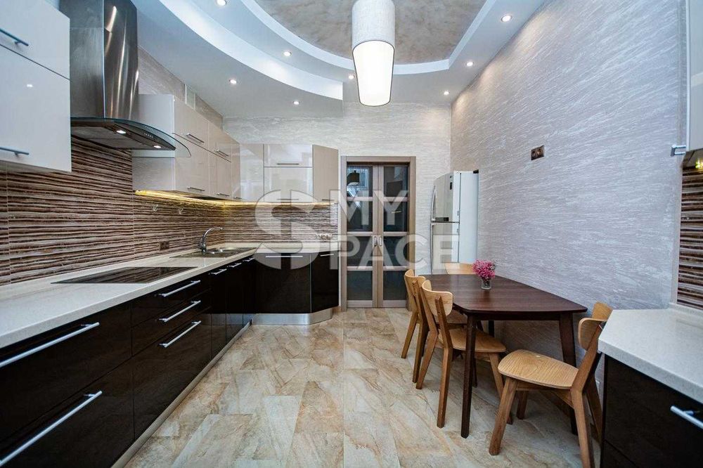 Коновальця Алмазова ЖК Митець 2к Якісна  74.3 м² Печерськ Центр