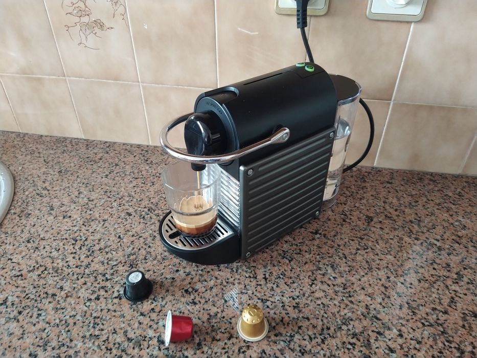 Máquina de café Nespresso casa quarto apartamento vivenda escritório gabinete carro cozinha.