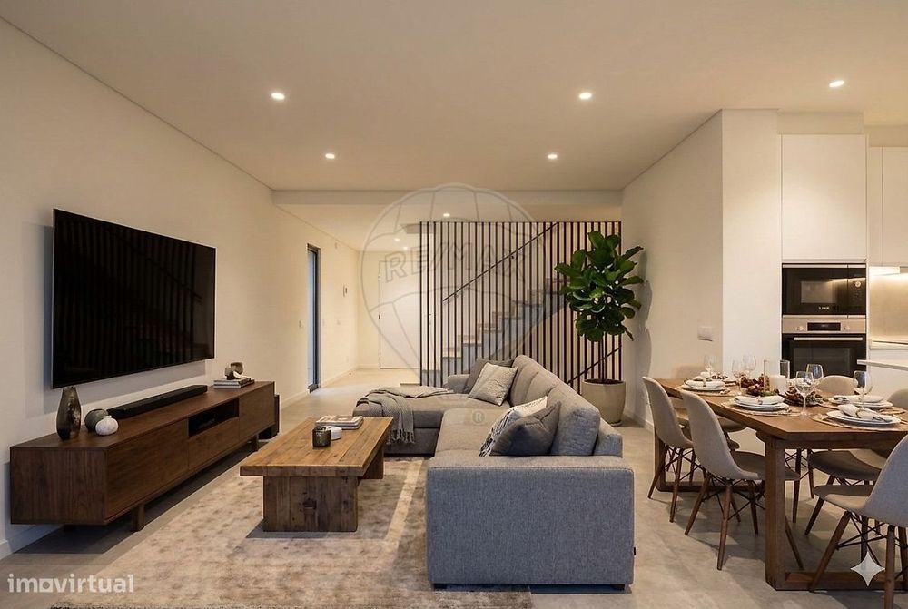 Moradia T4 para venda