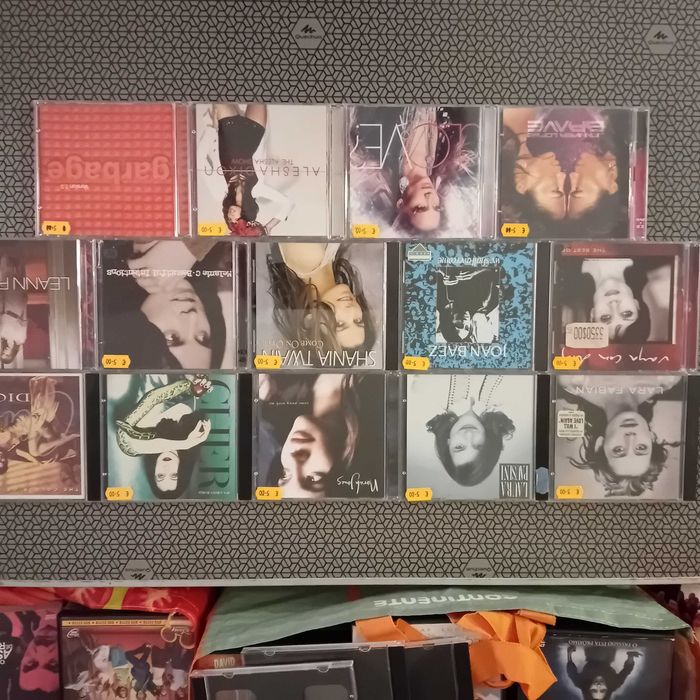 Música em Cd de Artistas Internacionais Consagradas.