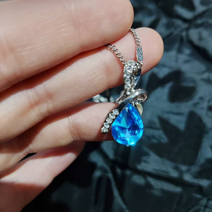 Łańcuszek z wisiorkiem