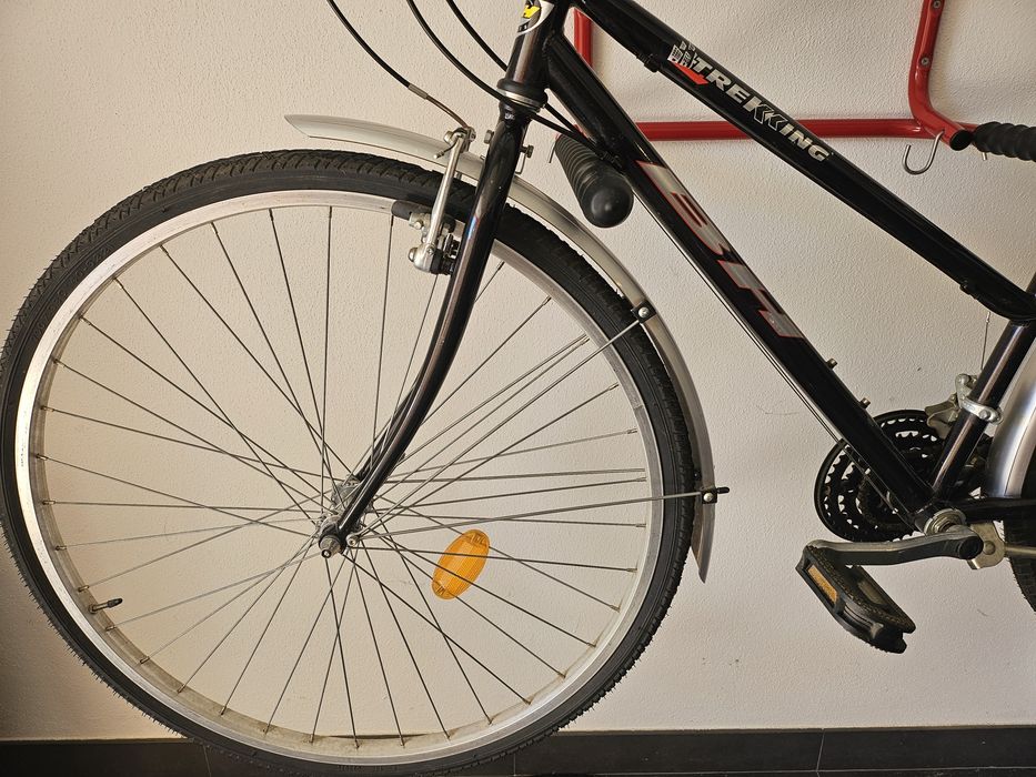 Bicicleta BH Trekking – Preta