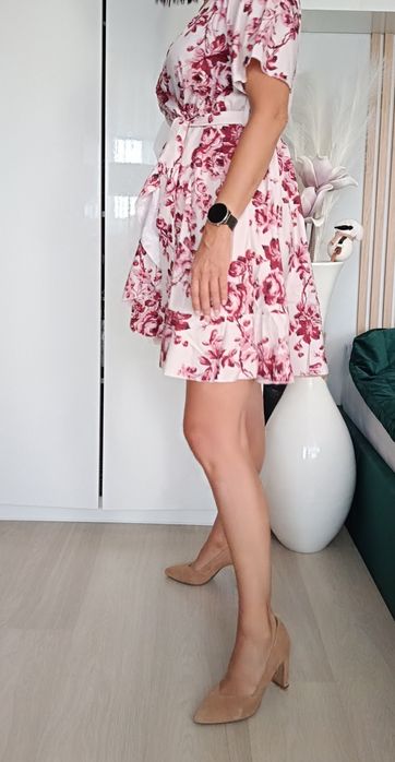 Nowa urocza sukienka M