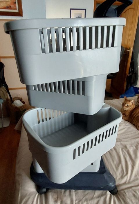 Torre para organização com 4 prateleiras