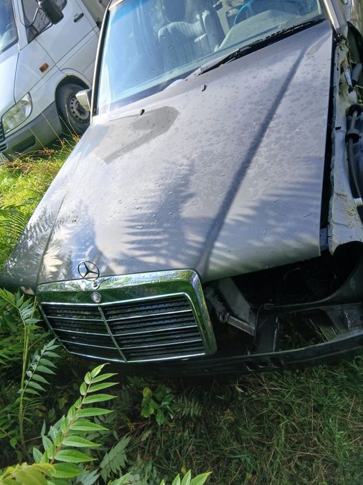 Drzwi mercedes 124  coupe prawe  lewe części 2.0 benzyna