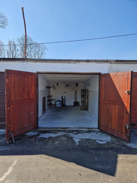 SPRZEDAM GARAŻ + prąd ul. Kasztanowa