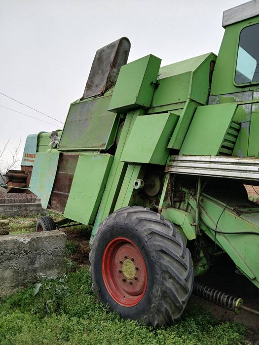 Продається комбайн 
CLAAS MERCATOR
жатка - 3,0м

Продавець: