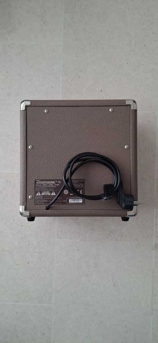 Fender Acoustasonic 15