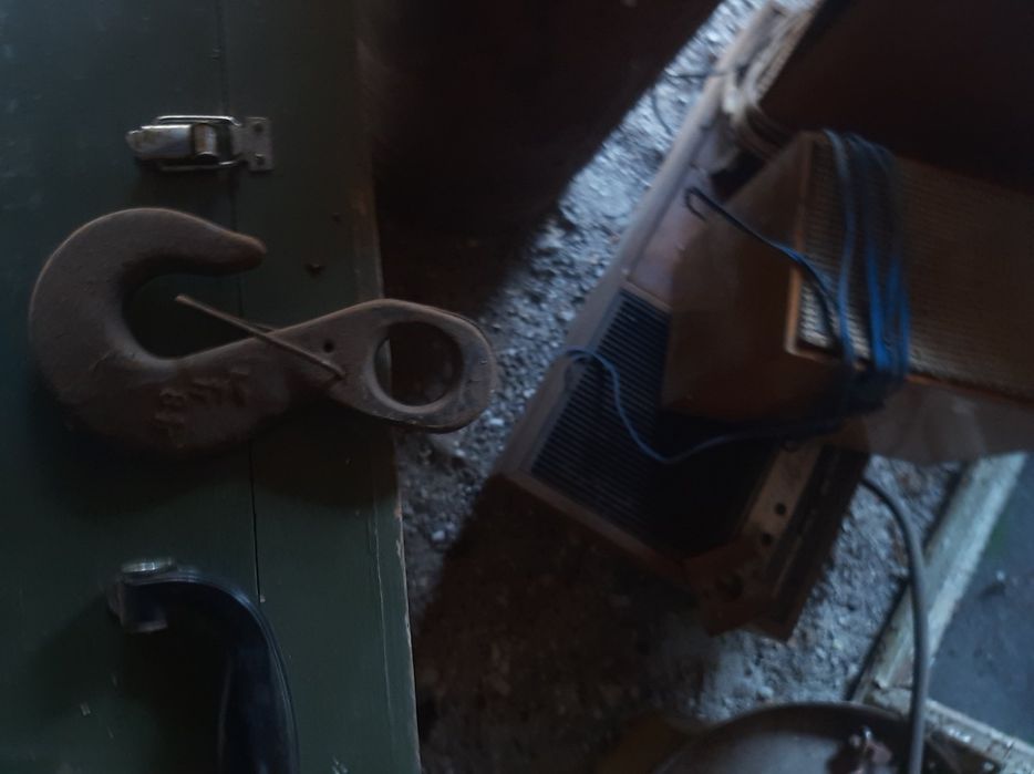 Продам   крюки  .