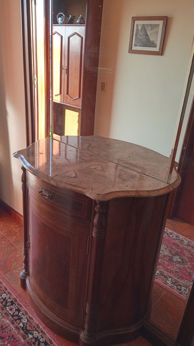 Móvel de entrada usado