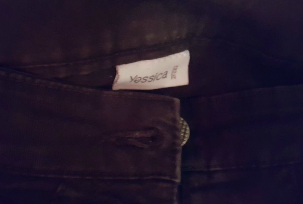 Czarne spodnie z kieszeniami Yessica 36